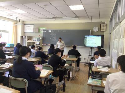 ３年家庭科　消費生活について